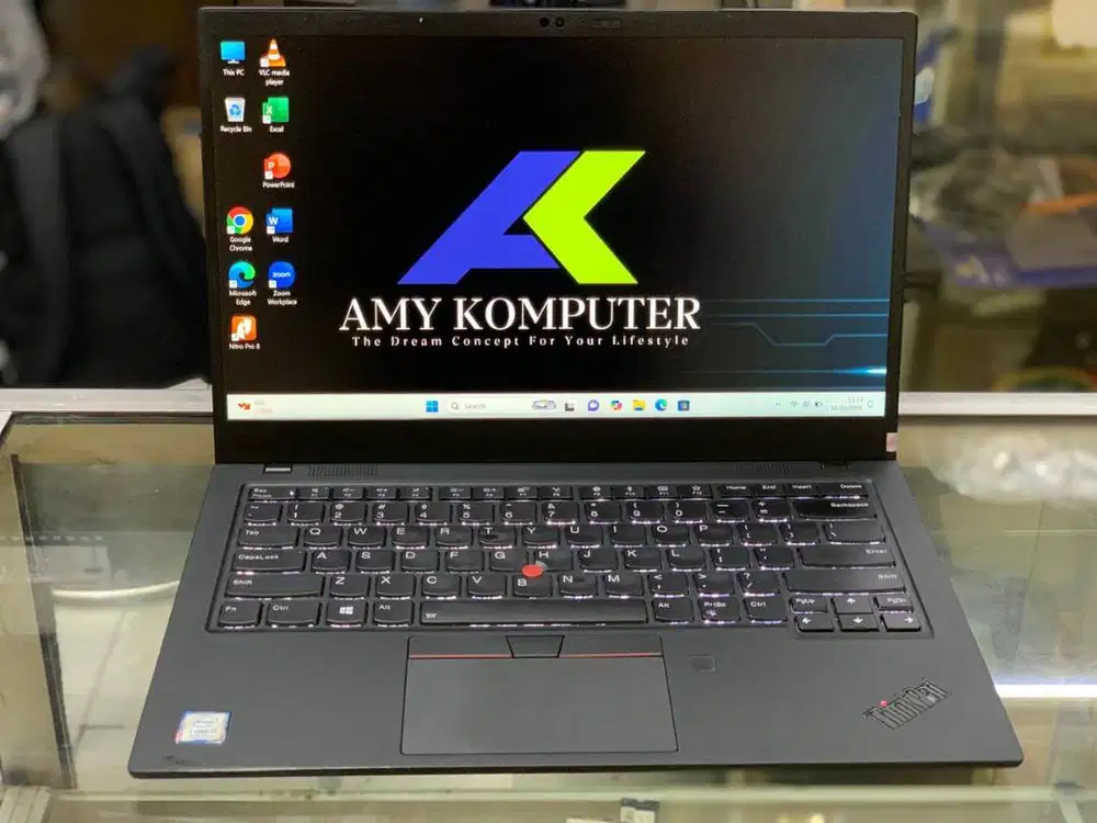 LENOVO THINKPAD X1 CARBON | INTEL CORE I7-8550U | 16GB| 512GB| 14 FHD