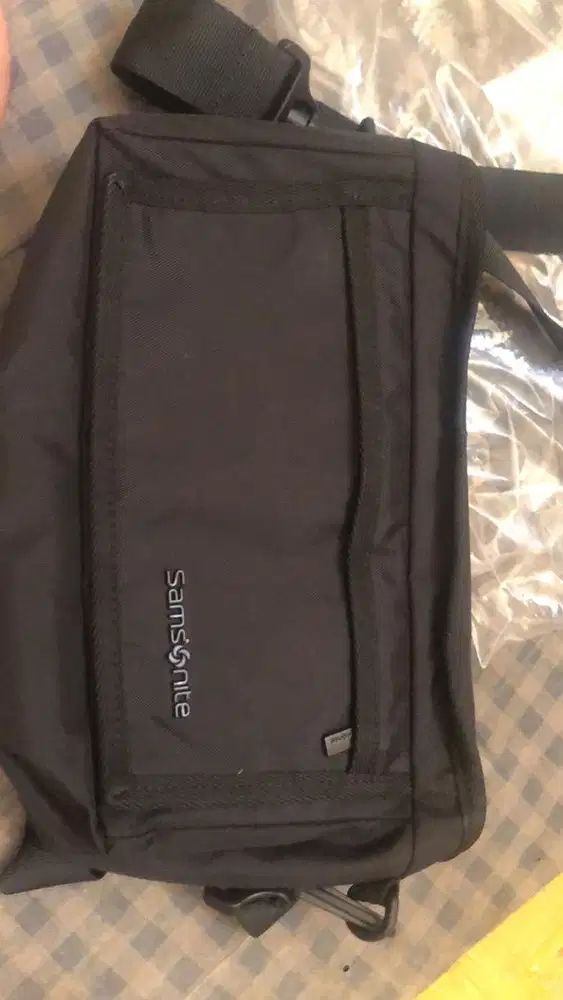 tas slempang samsonite like new