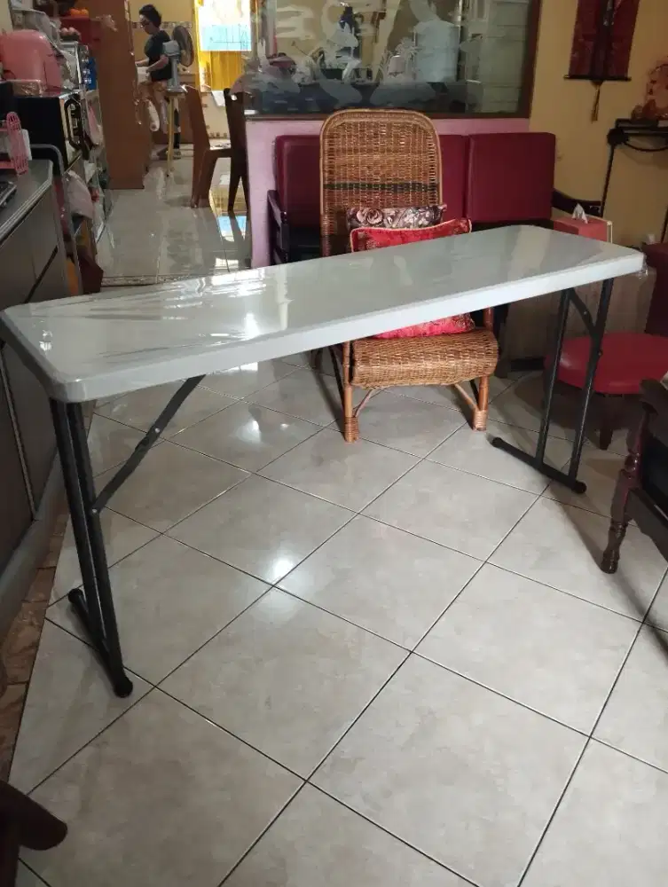 Meja lipat kribow / Ace Hardware
