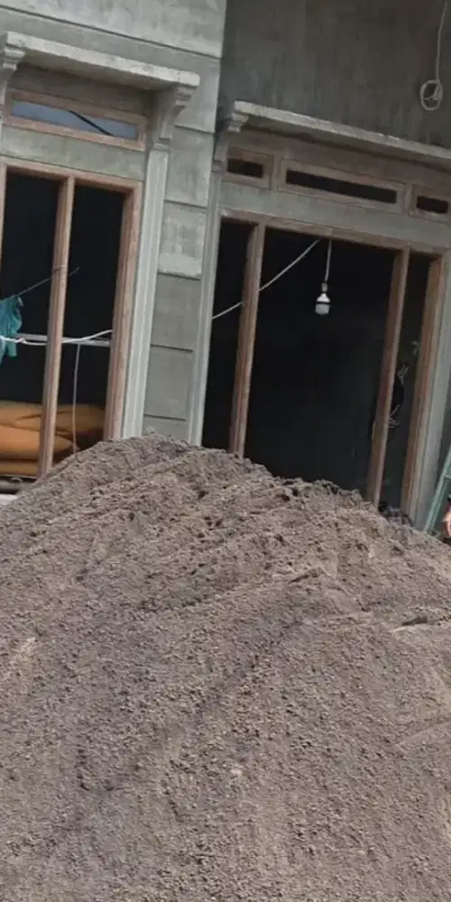 Pasir Campur Hitam/Pasir Untuk Cor/Plester
Halus - Kasar (7-7,5 Kubik)