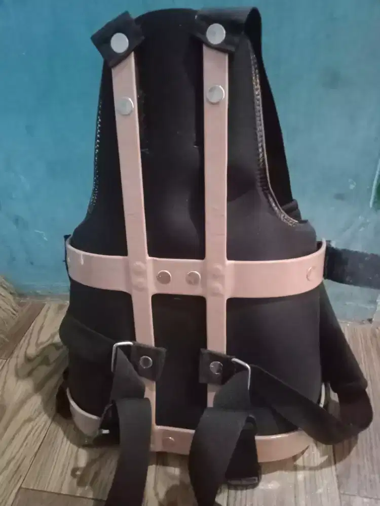 Alat penyangga punggung asli buatan dokter