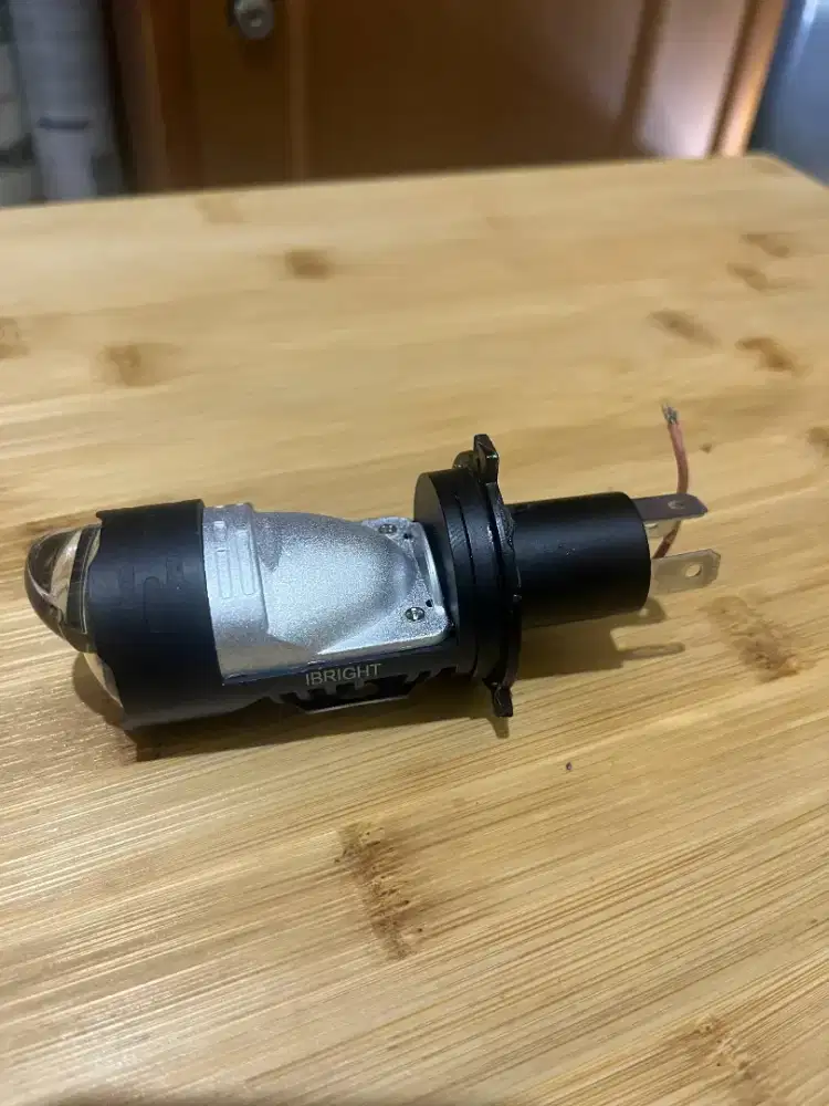 Lampu Ibright ZE 0 socket H4