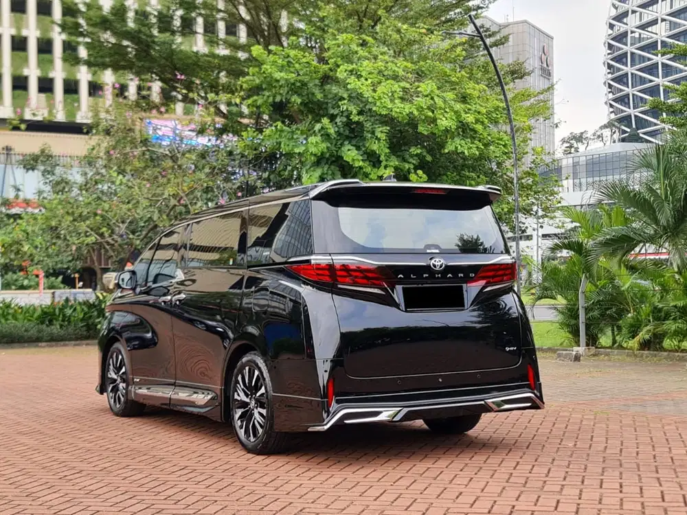 Toyota Alphard 2024 Hybrid