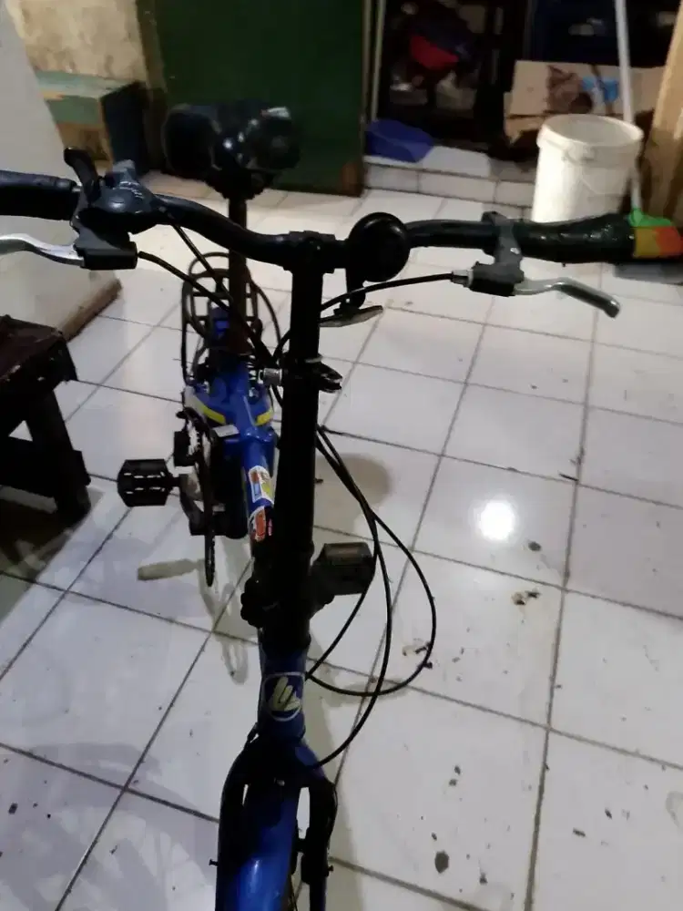 Di jual sepeda -merek exotic