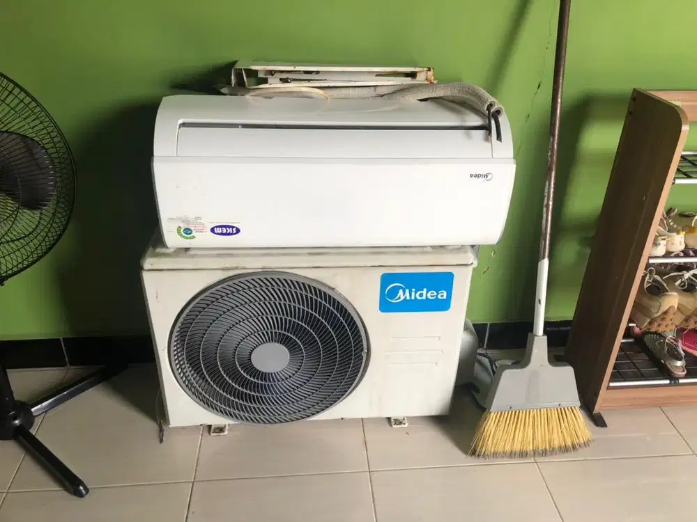 Jual AC bekas midea 1/2 PK