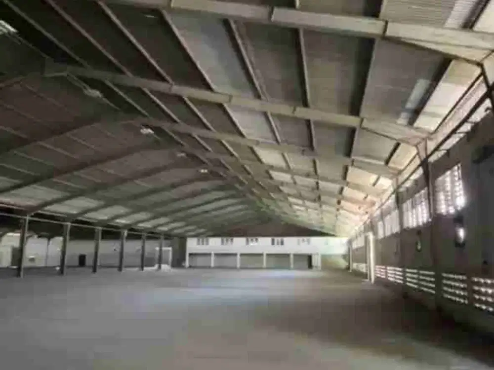 Gudang di Rungkut Industri Luasan Besar Lokasi Boulevard