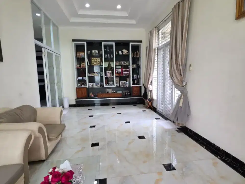 Rumah Kelapa Gading Hoek Minimalis Dijual Cepat