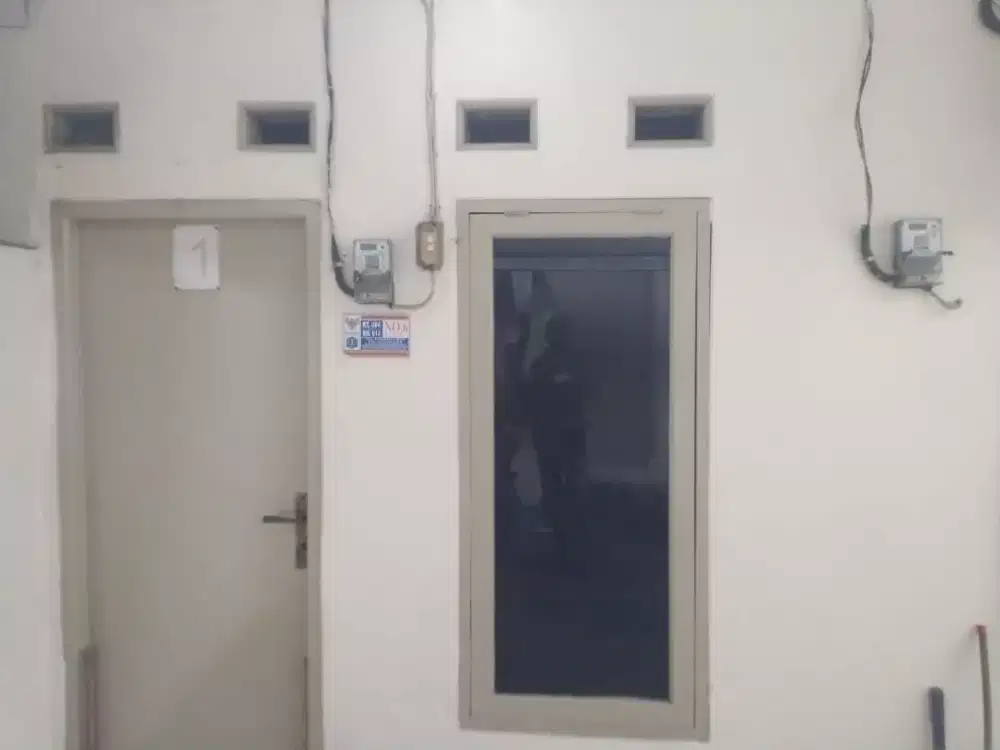 Kontrakan petakan tahunan