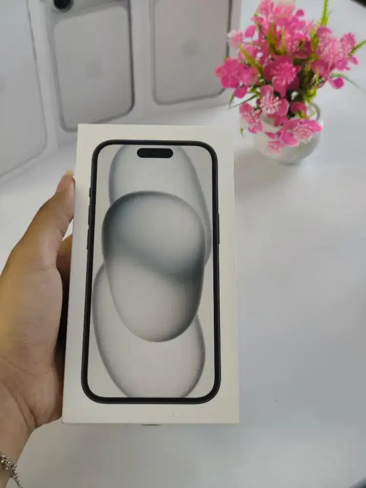 Barang manis iPhone 15 128 warna black garansi resmi