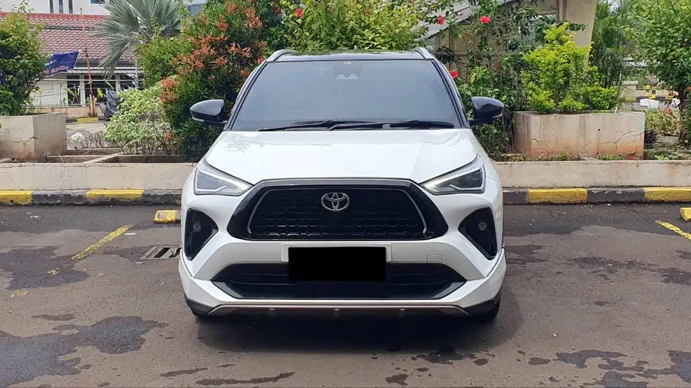 Toyota Yaris Cross HEV S 1.5 GR CVT TSS Two Tone 2023 Like New Record