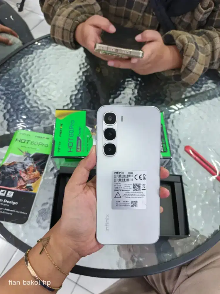 INFINIX HOT 60 PRO 8/256 Kredit 0%