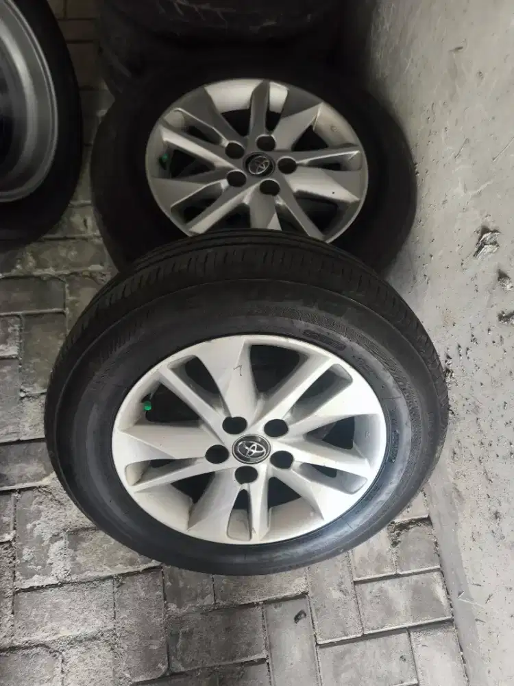 Velg innova reborn copotan dari mobilnya