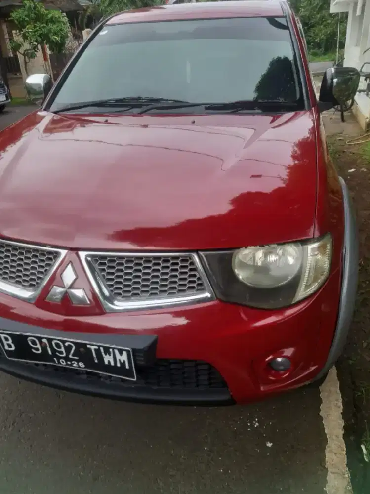 Mitsubishi Strada Triton 4x4 manual istimewa