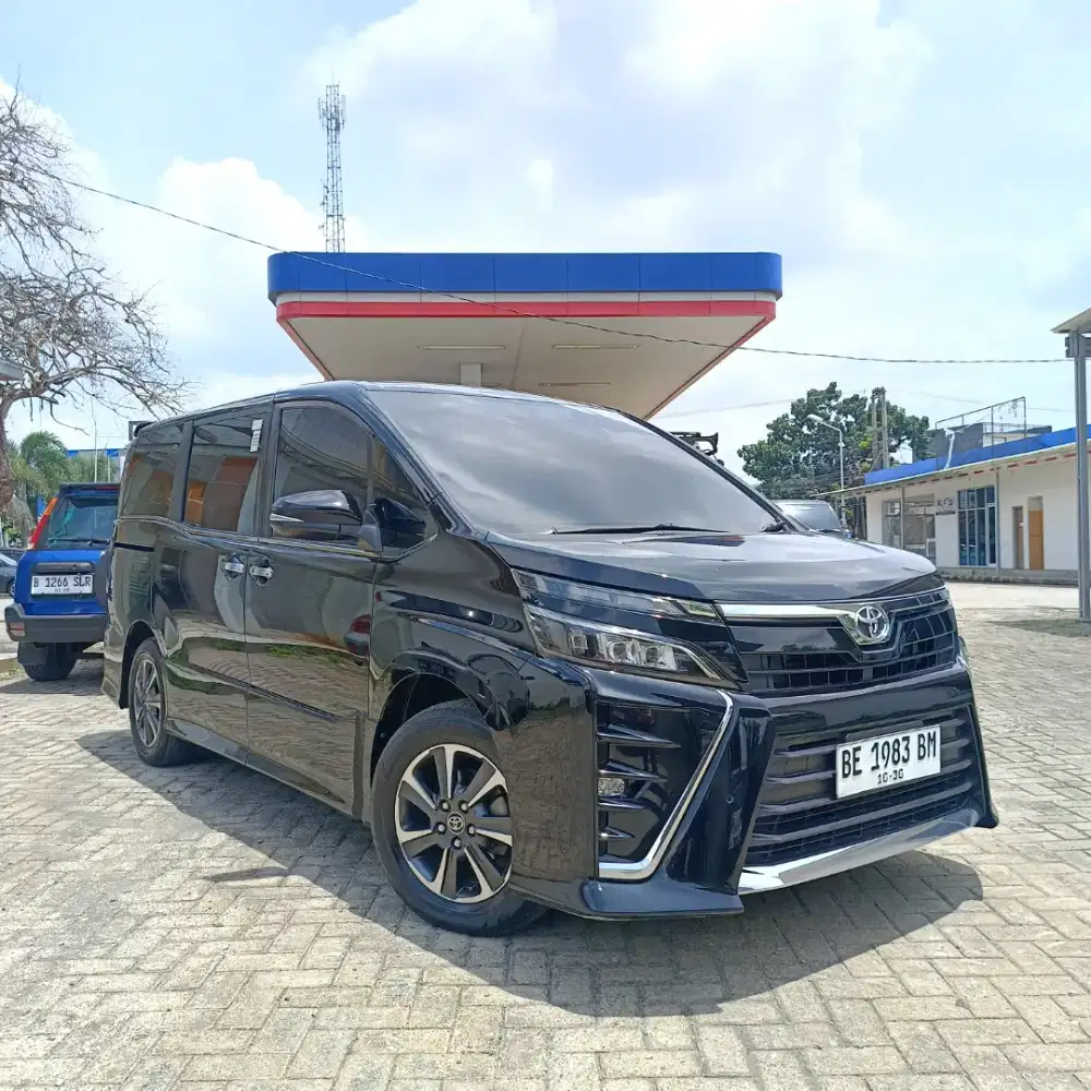Toyota Voxy 2.0 matic 2019