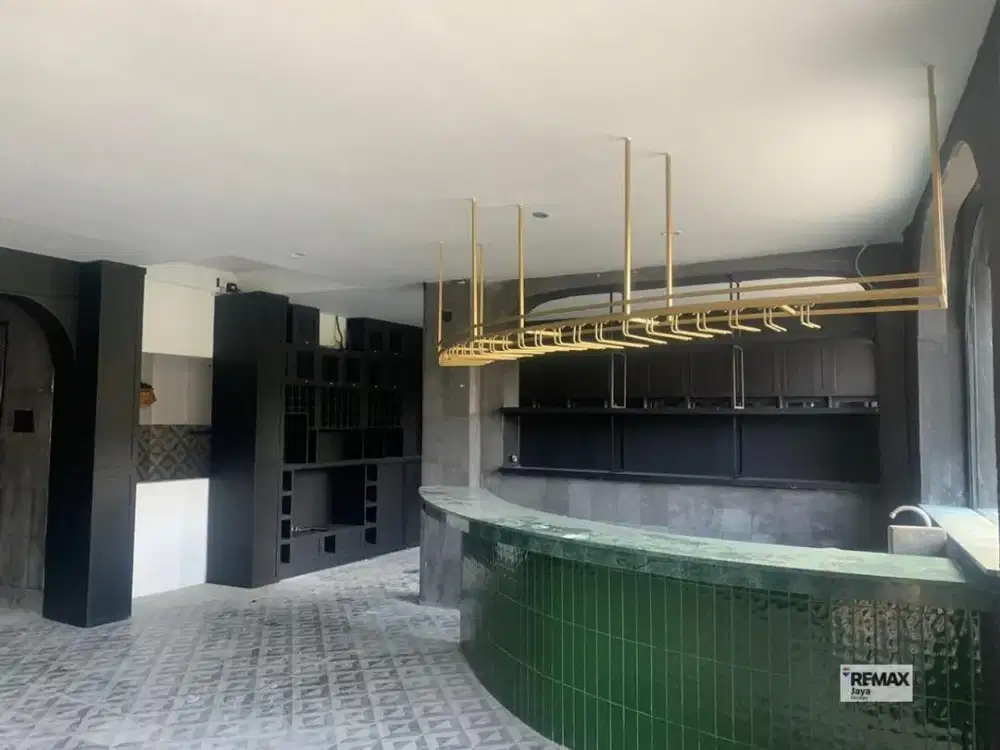 Spacious Shop Space For Rent In Prime Berawa, Canggu