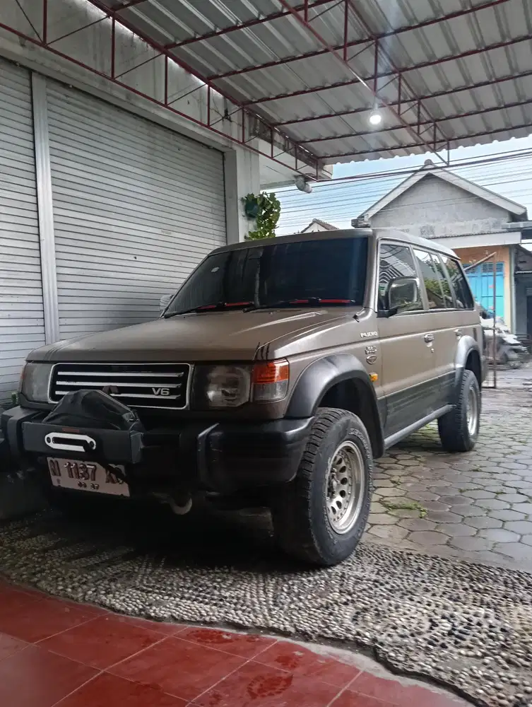 Mitsubishi Pajero 1996 Bensin