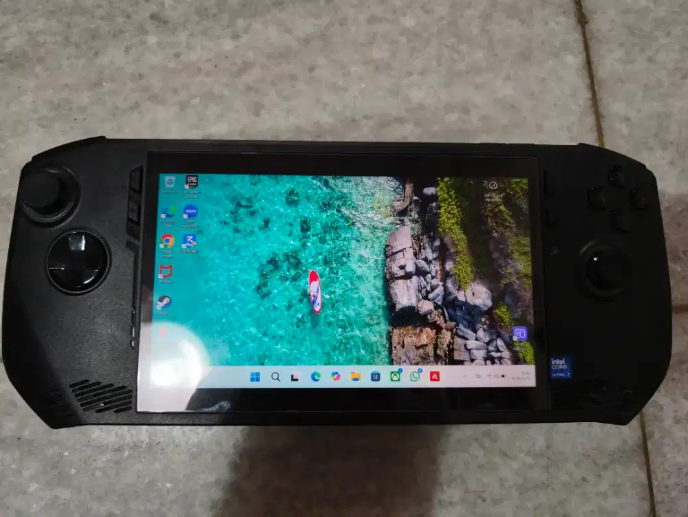 MSI Claw A1M 1TB masih garansi