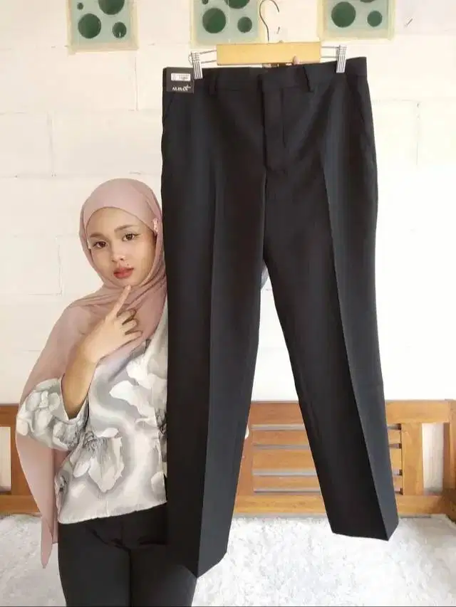 Celana Hitam ALISAN