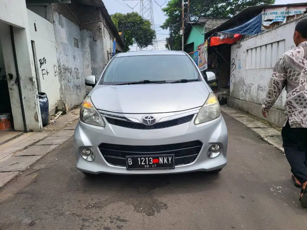 Toyota Avanza 1.3 E Tahun 2013 Silver AT