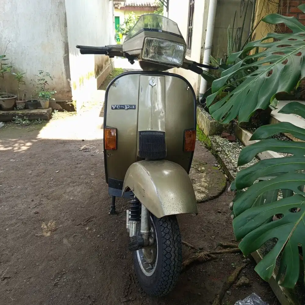 VESPA EXCEL TAHUN 1990