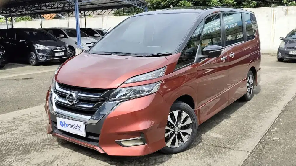 Pajak Panjang - Nissan Serena 2.0 Highway Star Bensin-AT 2022
