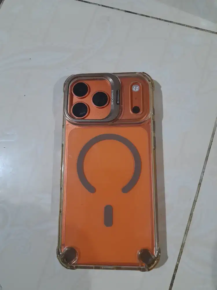 IPhone 17 Pro Max cosmix orange