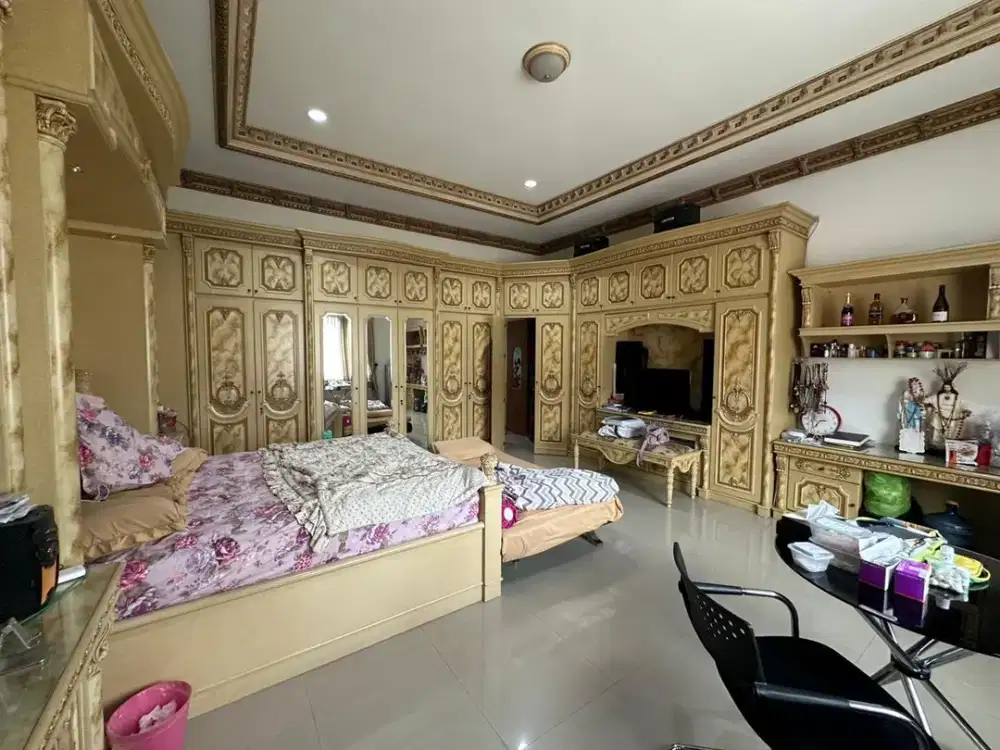 Rumah Sunter Mewah Classic Dijual Cepat