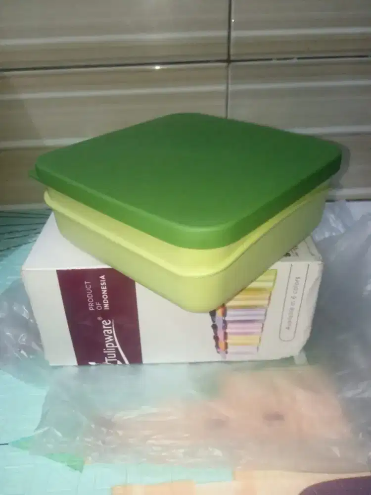 Twin tulipware misting