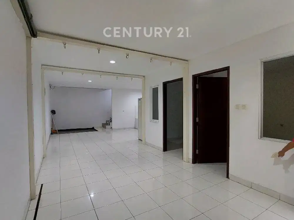 Di Sewa Rumah Pik 1 Siap Huni, Rapi, Fully Furnished