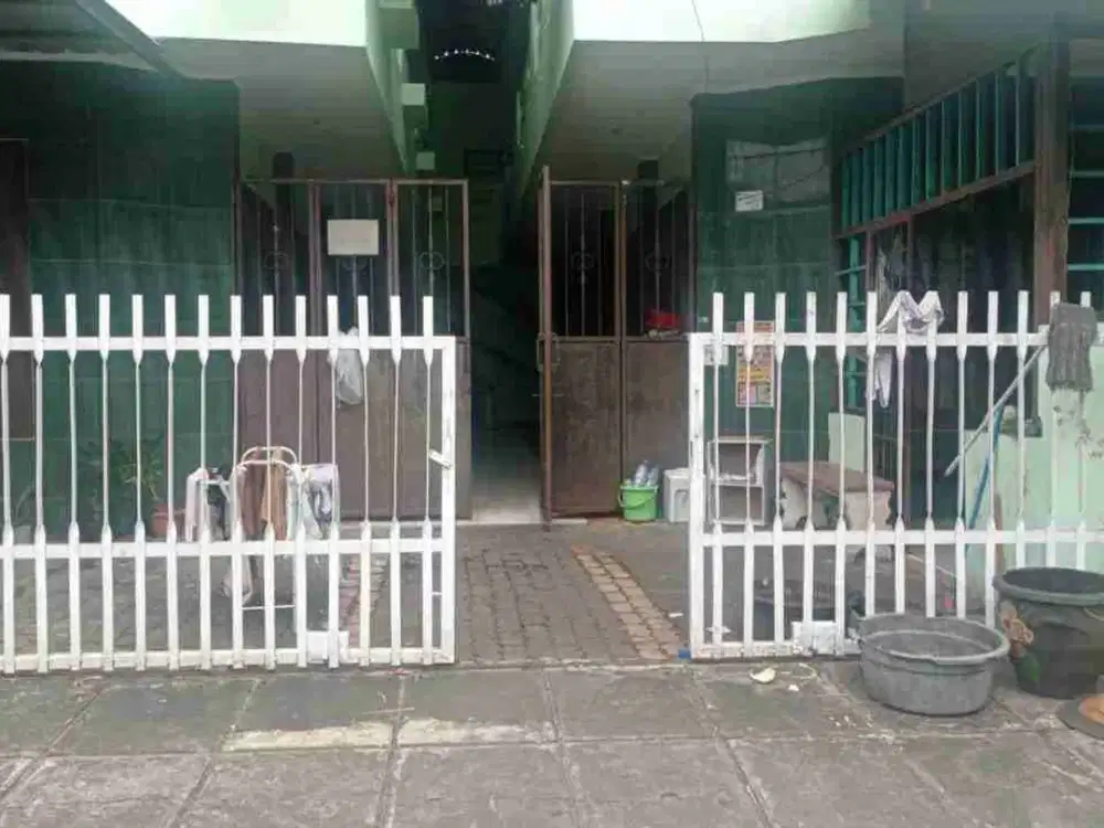 Kos² 2 lantai 20 kamar