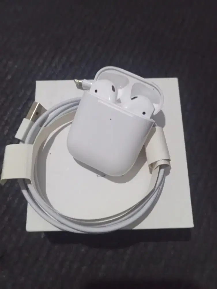 Head charger & Airpods apple