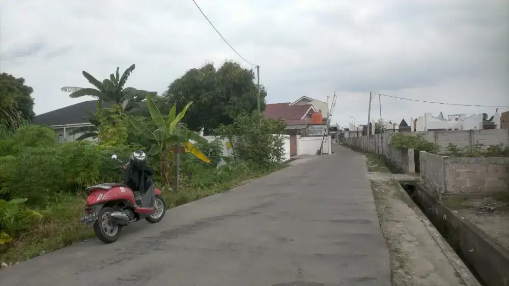 Tanah luas lokasi strategis