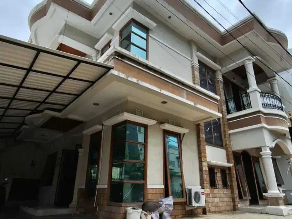 Rumah Sunter Kirana Hoek  Dijual Cepat