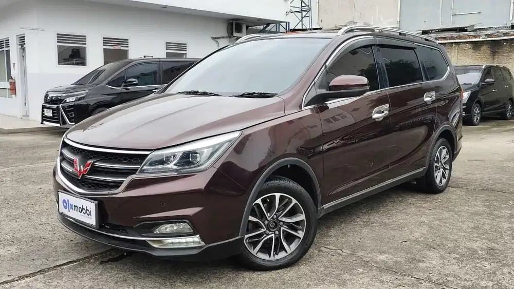 Pajak Panjang - Wuling Cortez 1.8 L Lux i-AMT Bensin-AT 2018