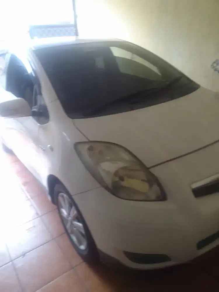 YARIS MATIC E 2010