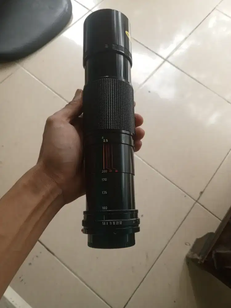 Lensa kamera Canon FD 100-200