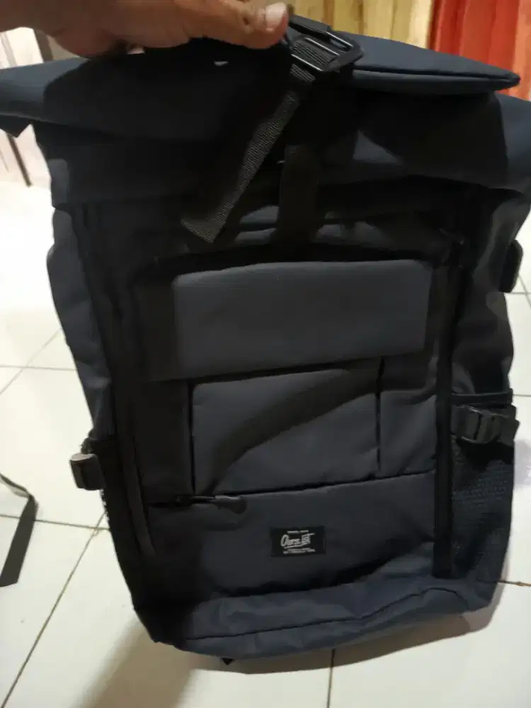 Tas kerja atau sekolah