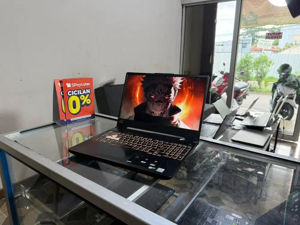 CORE I5gen10 GTX1650 SSD 512 GB RAM 8 GB