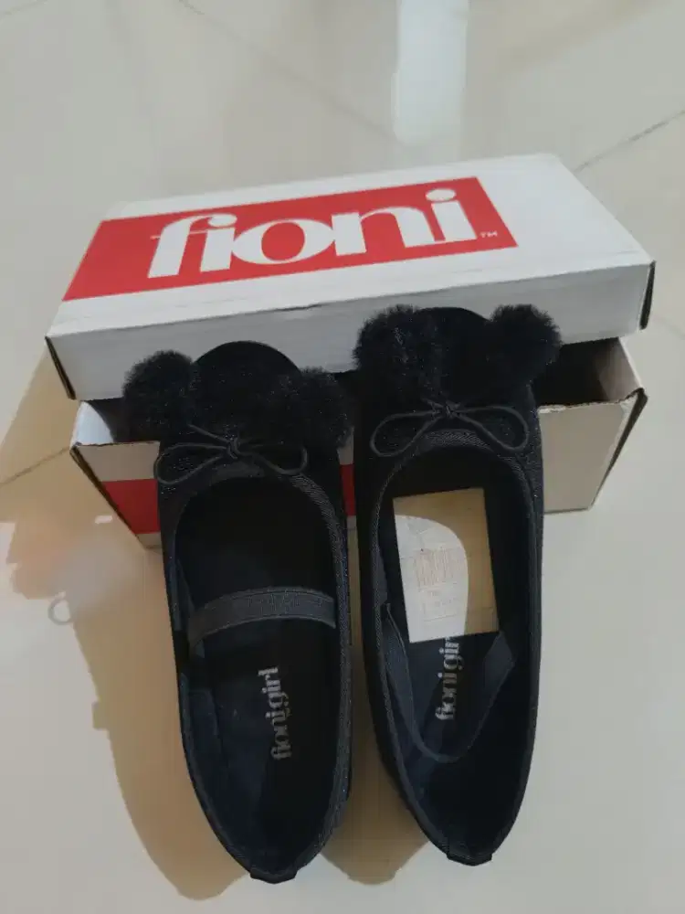 spatu balet murmer karena kekecilan