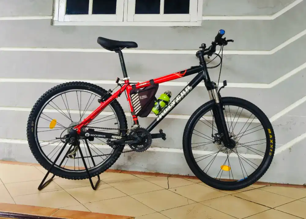 Sepeda gunung MTB merek Polygon xtrada uk'26 Alloy hrg 1,2jt net
