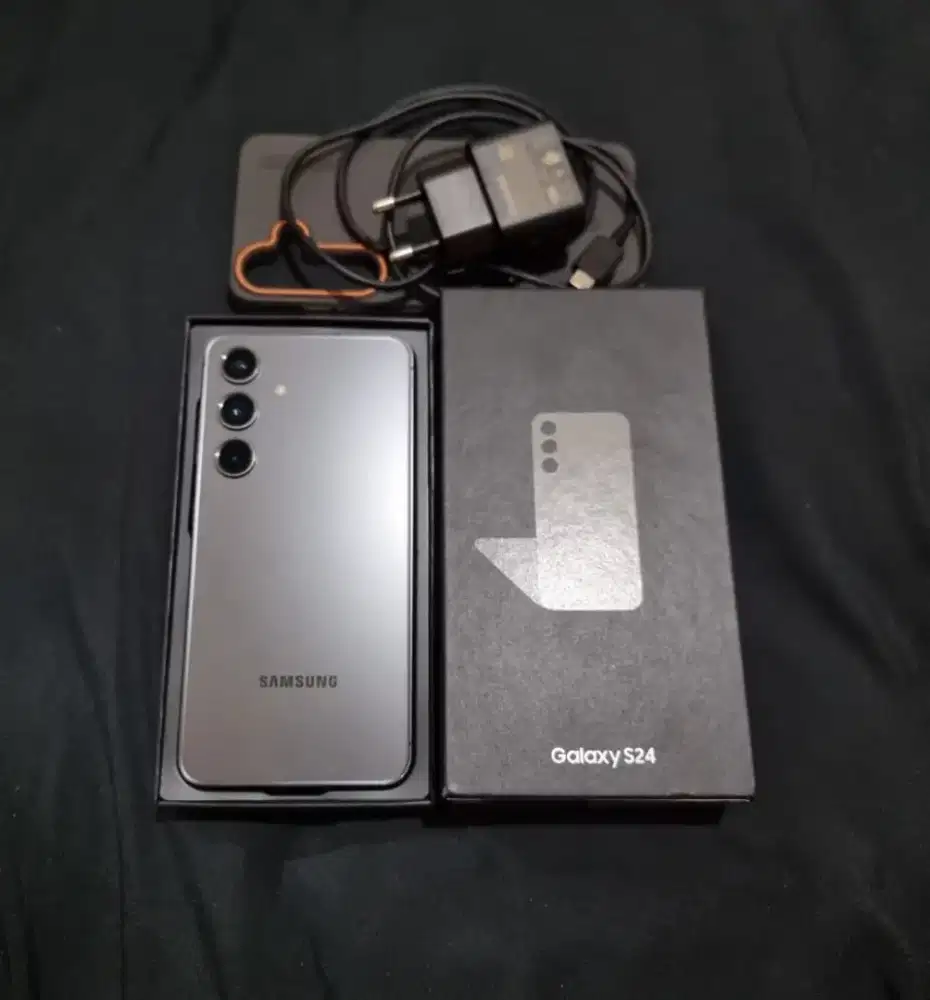 Jual hp siap pakai Samsung S24 5g grns resmi free adaptor n case
