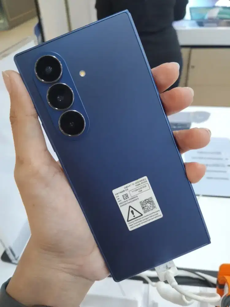 Foldable 7 with buds core