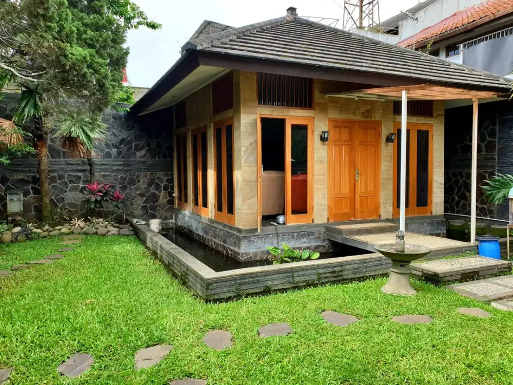 Dijual Rumah Asri di Arcamanik Cocok Untuk Hotel, Minimarket, Kantor, Cafe, Resto dkt RS. Hermina, Santo Yusup