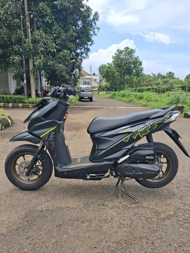 (A) Honda Beat Street tahun 2024 KM LOW