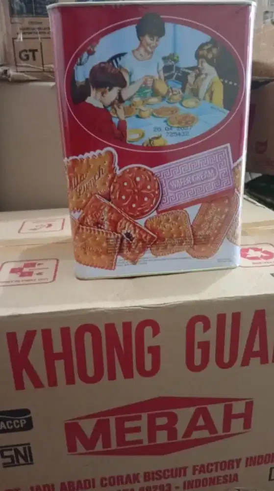 Khong Guan merah 1600 gr murah