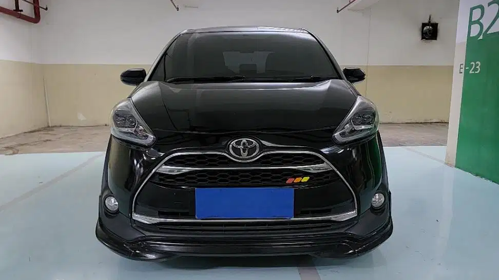 DP MURAH Toyota Sienta 1.5 Q Bensin-AT 2016 Hitam CPYYB