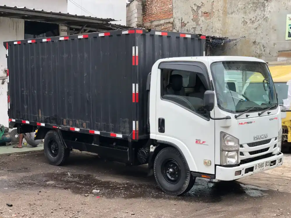 Isuzu elf giga NLR55TX Ps100 engkel Long box 14.7kubik 2018