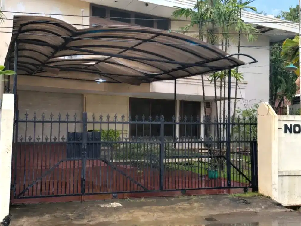 Rumah Hoek Tua Siap Renovasi 232m2 2LT Strategis di Trimaran Indah PIK