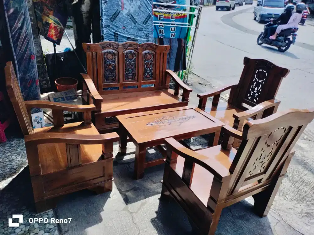 Kursi kayu jati nirwana