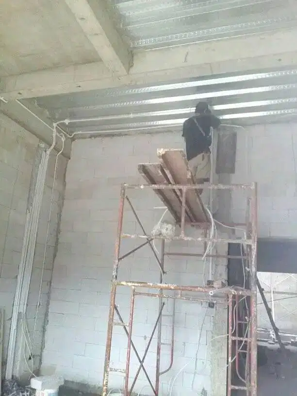 Tukang listrik panggilan